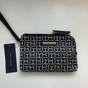 NWT Tommy Hilfiger Wristlet